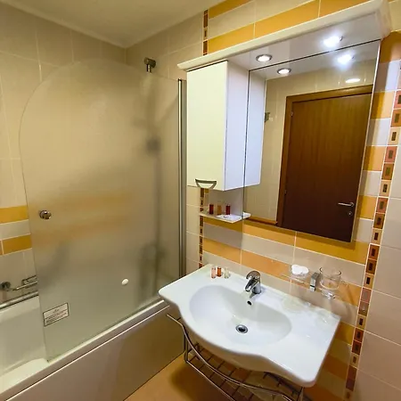 Ośrodek wypoczynkowy Emerald Wellness & *