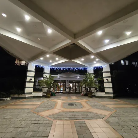 Курортний комплекс Emerald Wellness &