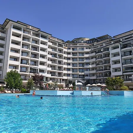 Курортний комплекс Emerald Wellness & Равда