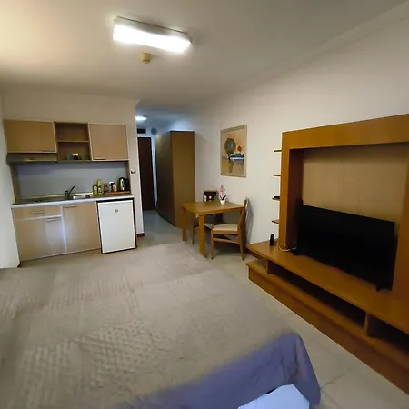 Emerald Wellness & *