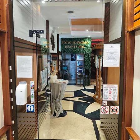 リゾート Emerald Wellness & ラヴダ