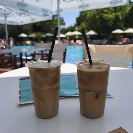 リゾート Emerald Wellness & ラヴダ